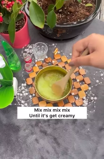 Trik memutihkan kulit pakai serum dari 5 bahan alami Berbagai sumber