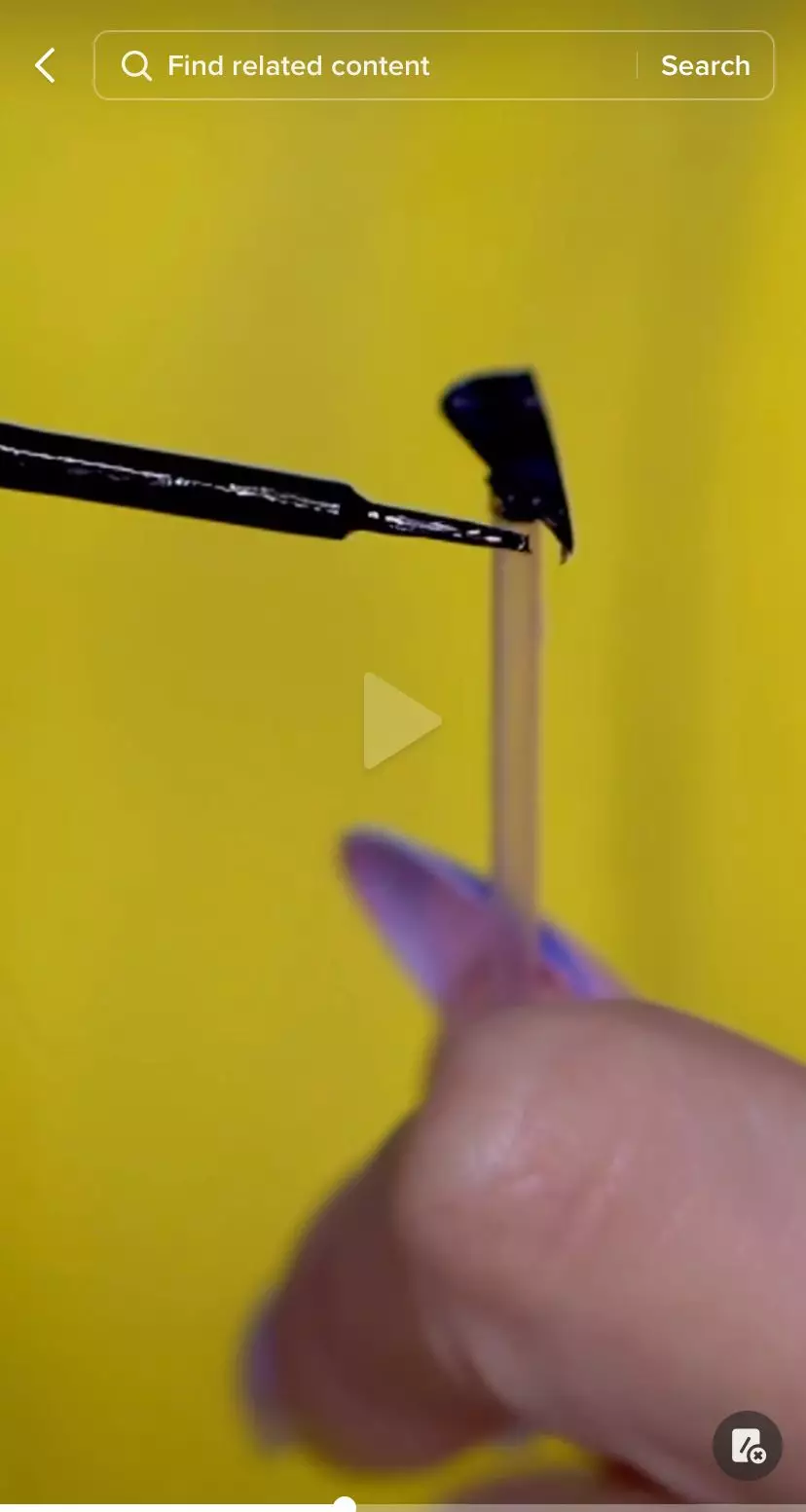 trik mudah bikin stamp eyeliner © 2023 berbagai sumber