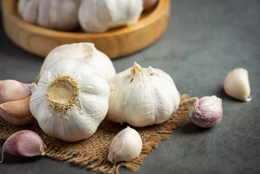 Cara mengatasi bau pada rambut © 2023 brilio.net