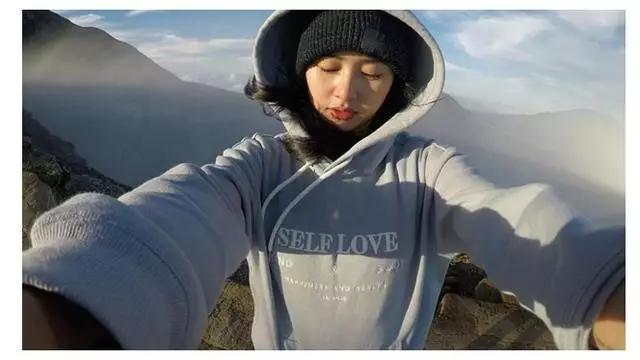 Pesona Adinda Azani tampil natural tanpa makeup © 2023 brilio.net