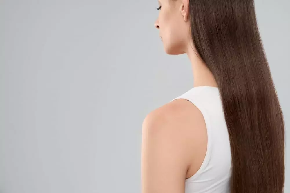 9 kegunaan daun pepaya untuk kesehatan rambut © freepik.com