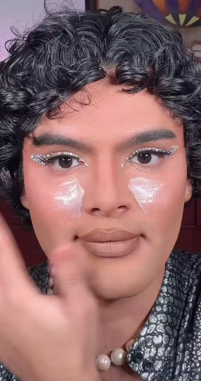 trik perbaiki make up longsor agar kembali flawless © 2023 berbagai sumber