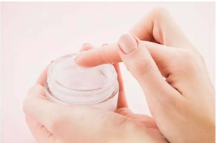 makeup natural ala Zaskia Sungkar berbagai sumber