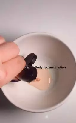 Trik membuat dewy foundation agar lebih flawless dan antidempul TikTok Trik membuat dewy foundation agar lebih flawless dan antidempul TikTok