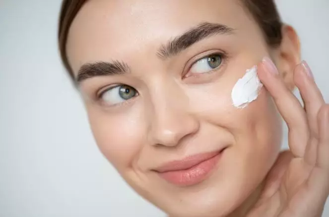 Skincare rutin ala Inneke Koesherawati agar glowing dan awet muda Berbagai sumber Skincare rutin ala Inneke Koesherawati agar glowing dan awet muda Berbagai sumber