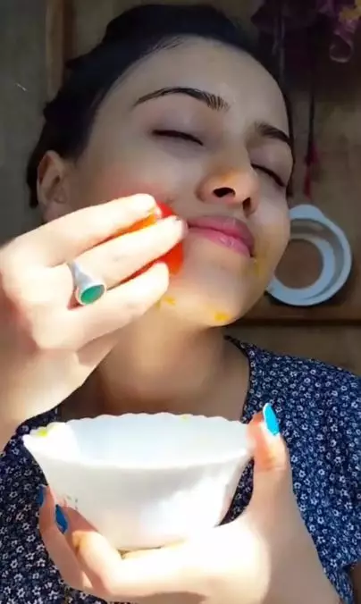 Cara atasi wajah kering hanya pakai 1 jenis buah Berbagai sumber Cara atasi wajah kering hanya pakai 1 jenis buah Berbagai sumber