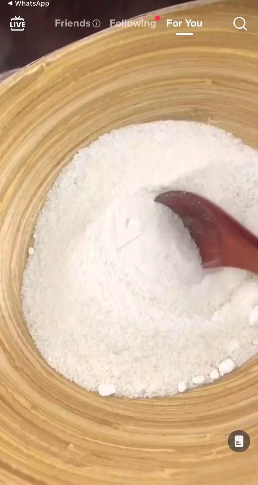 Trik bikin kulit auto putih dalam 1 menit pakai body scrub © 2023 berbagai sumber