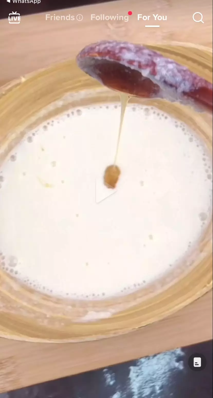 Trik bikin kulit auto putih dalam 1 menit pakai body scrub © 2023 berbagai sumber