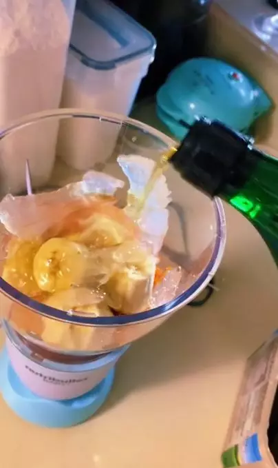 Cara atasi rambut mengembang dengan masker dari 5 bahan alami Berbagai sumber