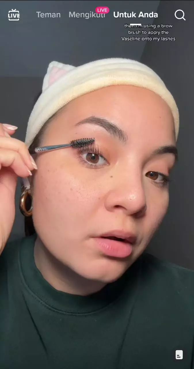 cara bikin bulu mata lentik dan tahan lama pakai 1 alat © 2023 brilio.net