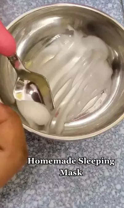 Cara atasi wajah kering saat tidur pakai 2 bahan alami Berbagai sumber Cara atasi wajah kering saat tidur pakai 2 bahan alami Berbagai sumber