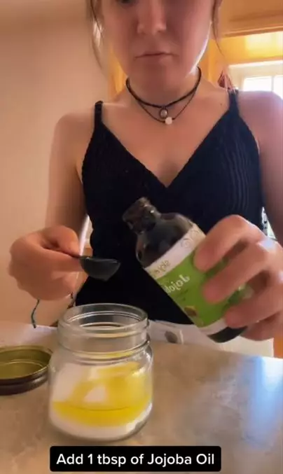 Cara atasi breakout pada kulit sensitif cuma pakai scrub dari 2 bahan dapur Berbagai sumber Cara atasi breakout pada kulit sensitif cuma pakai scrub dari 2 bahan dapur Berbagai sumber