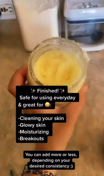 Cara atasi breakout pada kulit sensitif cuma pakai scrub dari 2 bahan dapur Berbagai sumber Cara atasi breakout pada kulit sensitif cuma pakai scrub dari 2 bahan dapur Berbagai sumber