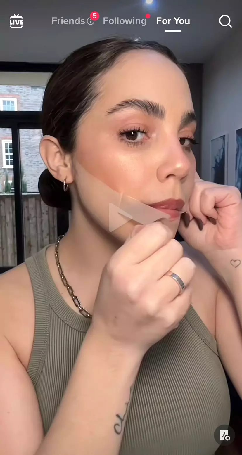 Trik mudah pakai contour © berbagai sumber