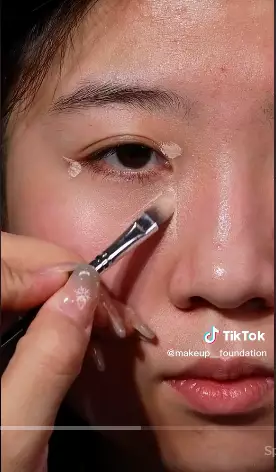 trik samarkan dark circles berbagai sumber