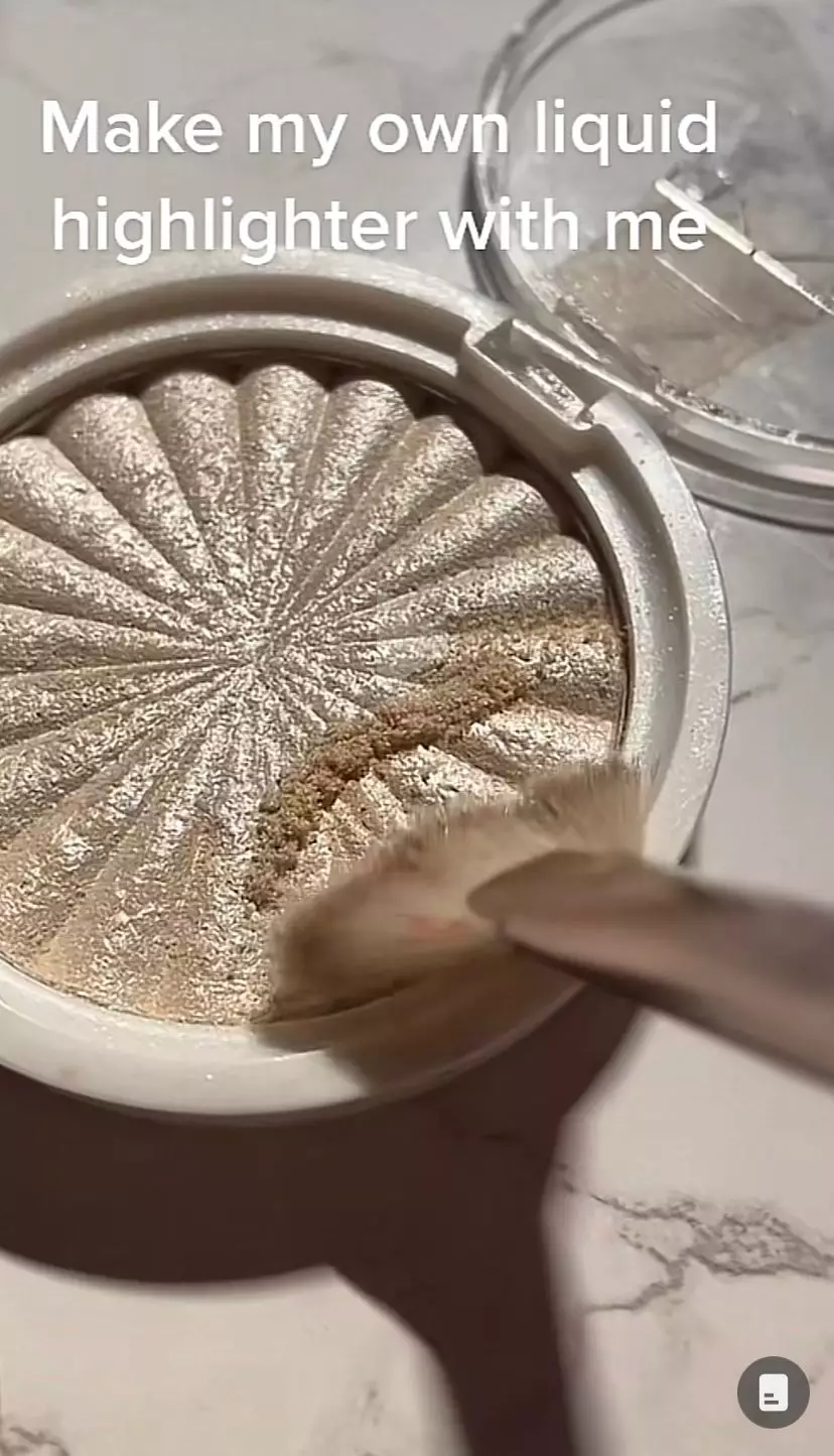 trik membuat liquid highlighter pakai 1 produk skincare © 2023 brilio.net