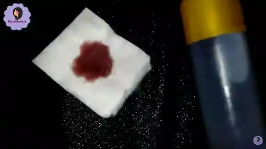 Trik mengecilkan pori-pori hanya pakai toner berbagai sumber