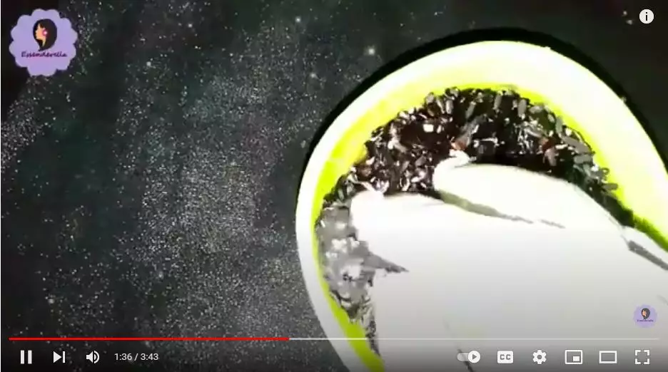 Trik mengecilkan pori-pori hanya pakai toner berbagai sumber