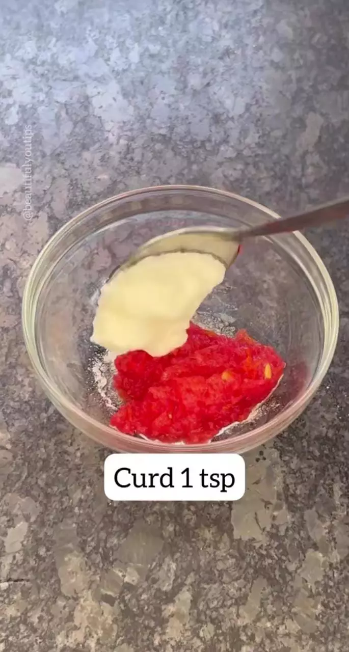 trik bikin wajah glowing dengan scrub © berbagai sumber