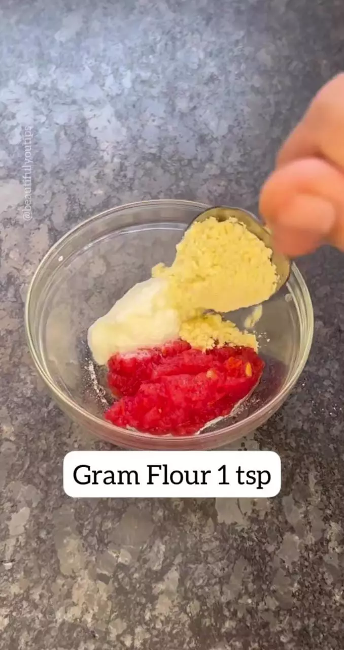 trik bikin wajah glowing dengan scrub © berbagai sumber