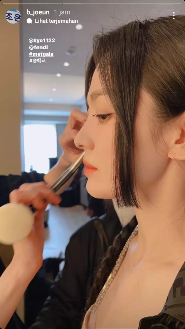 Momen Song Hye-kyo tampil perdana di Met Gala © Instagram