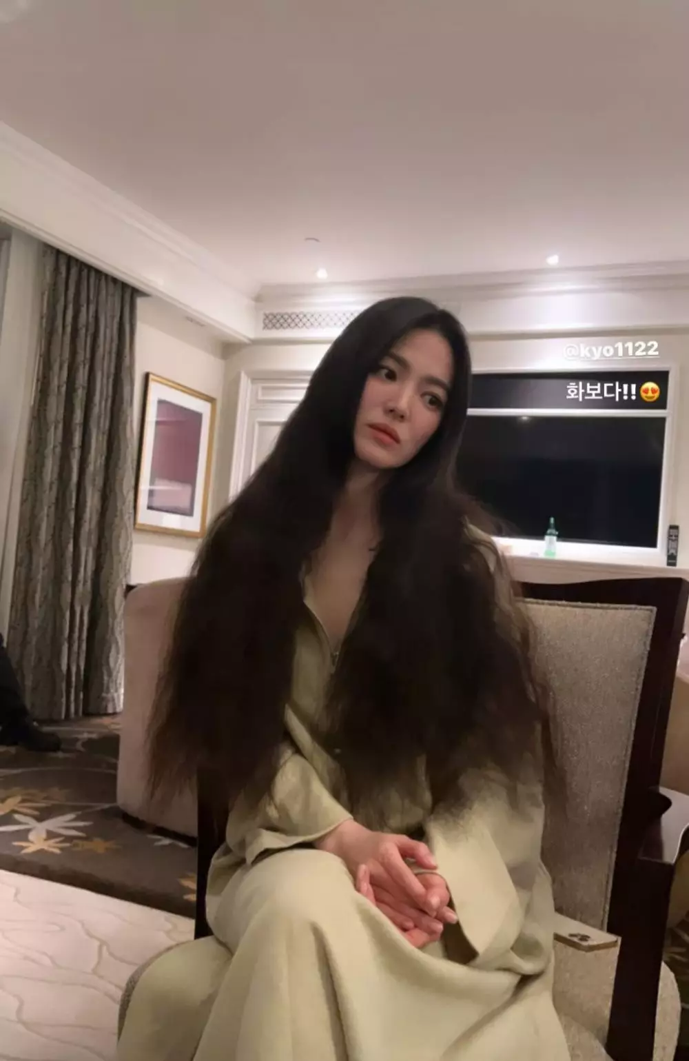 Momen Song Hye-kyo tampil perdana di Met Gala © Instagram