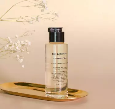 Rekomendasi toner samarkan noda hitam pada wajah © 2023 brilio.net