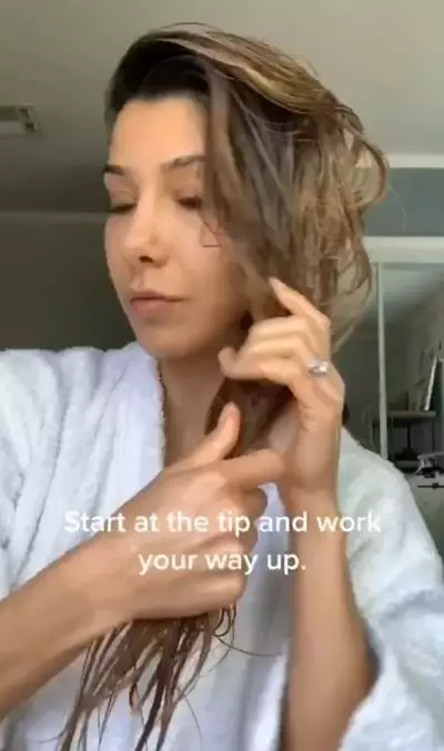 Cara atasi rambut kusam akibat diwarnai cuma pakai 2 bahan alami Berbagai sumber