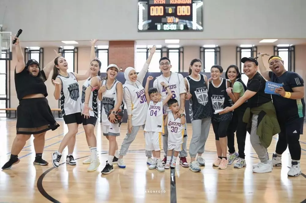 Nabila Syakieb main basket ini lincah pol © 2023 brilio.net