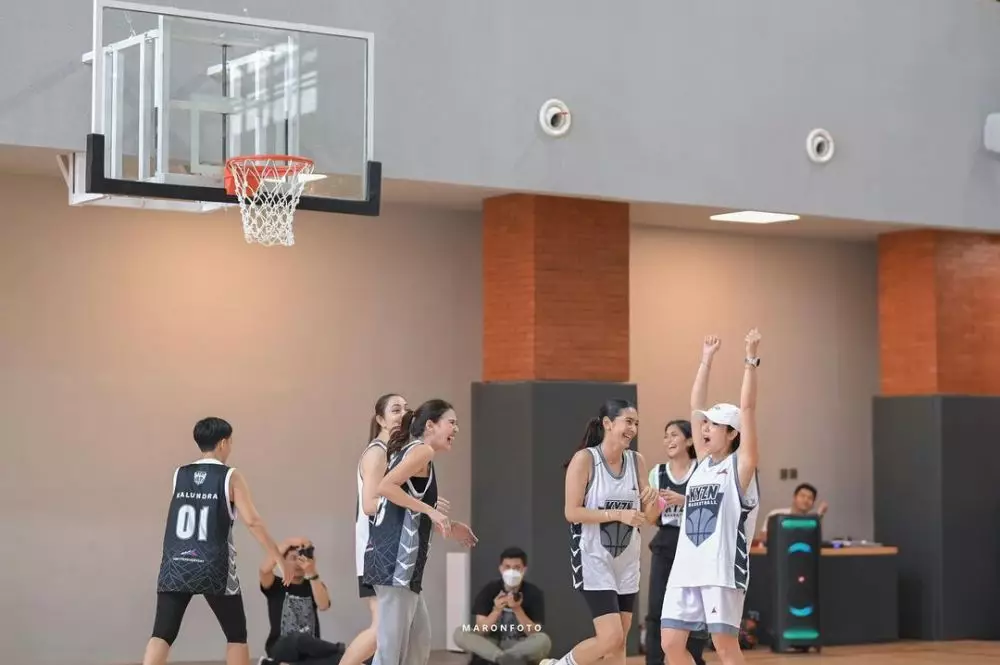 Nabila Syakieb main basket ini lincah pol © 2023 brilio.net