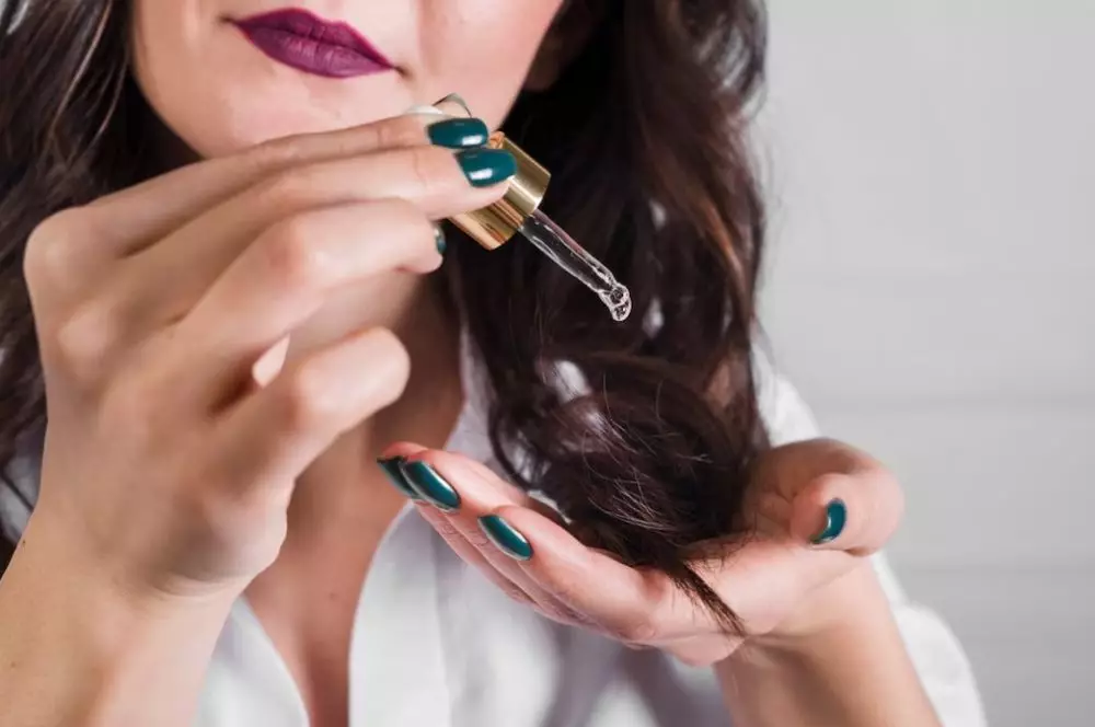 Cara merawat rambut rapuh agar tidak mudah patah © 2023 brilio.net