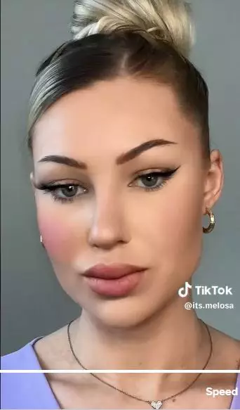  trik aplikasikan blush on agar tak menor berbagai sumber