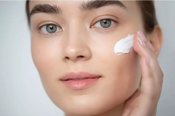 daily skincare routine ala Sisca Kohl berbagai sumber daily skincare routine ala Sisca Kohl berbagai sumber