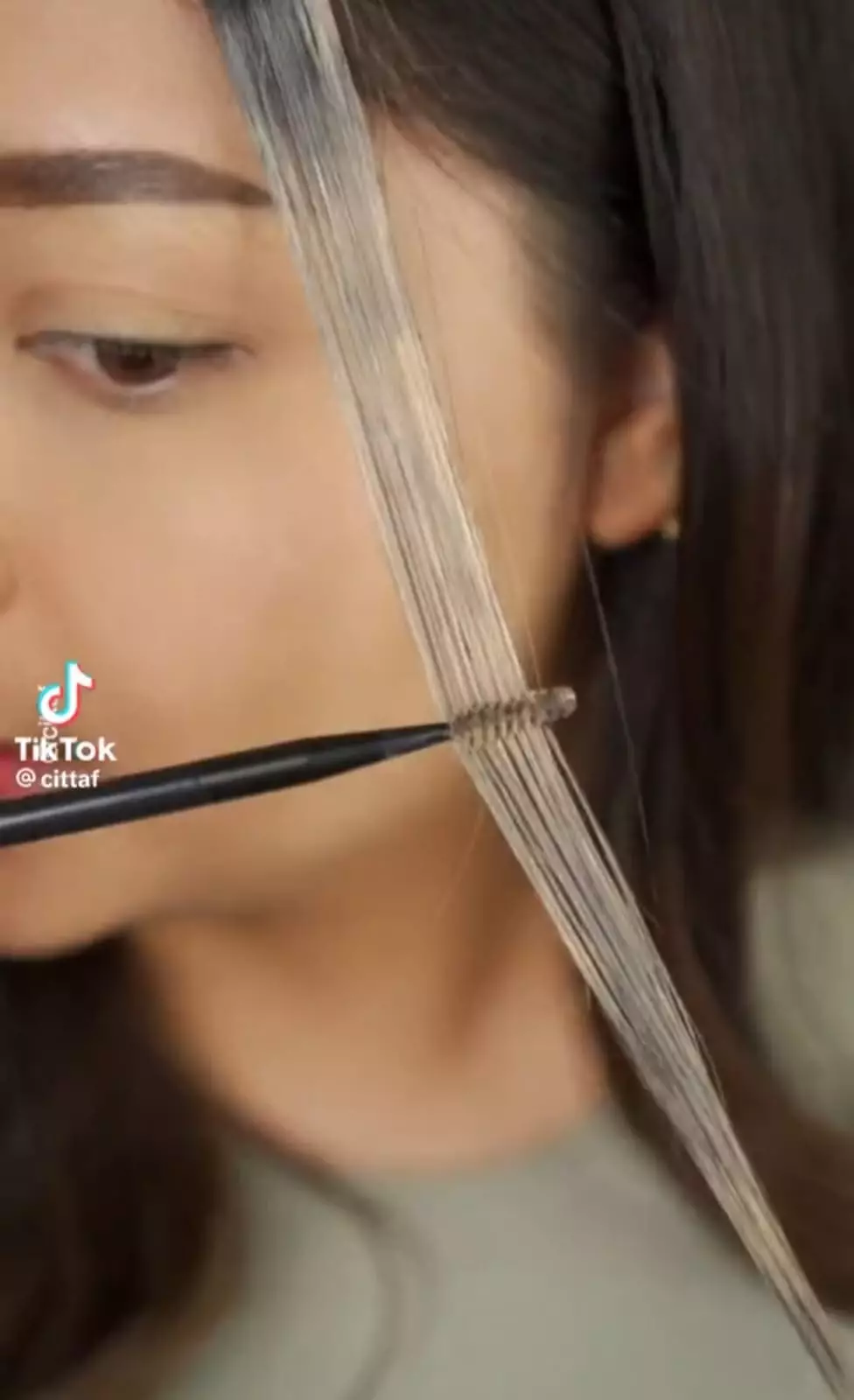 rambut gaya Jennie Blackpink cuma pakai makeup © TikTok