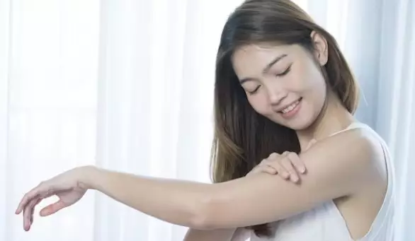 kelebihan lakukan body scrub © 2023 brilio.net