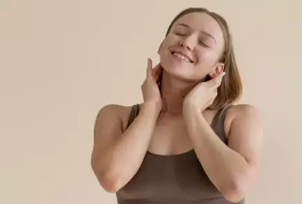 kelebihan lakukan body scrub © 2023 brilio.net