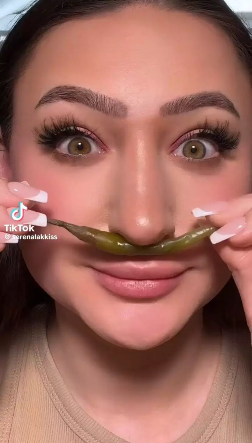 Trik bikin bibir jadi lebih plump © 2023 brilio.net Trik bikin bibir jadi lebih plump © 2023 brilio.net