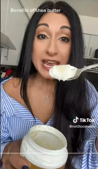 cara atasi bibir pecah-pecah pakai lip mask berbagai sumber