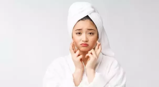 manfaat double cleansing yang jarang diketahui © 2023 brilio.net manfaat double cleansing yang jarang diketahui © 2023 brilio.net