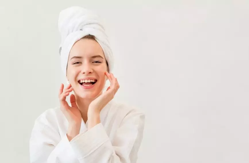 manfaat double cleansing yang jarang diketahui © 2023 brilio.net manfaat double cleansing yang jarang diketahui © 2023 brilio.net