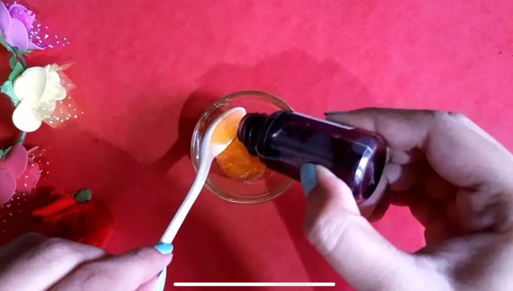 cara mudah bikin peel off lipstick © berbagai sumber