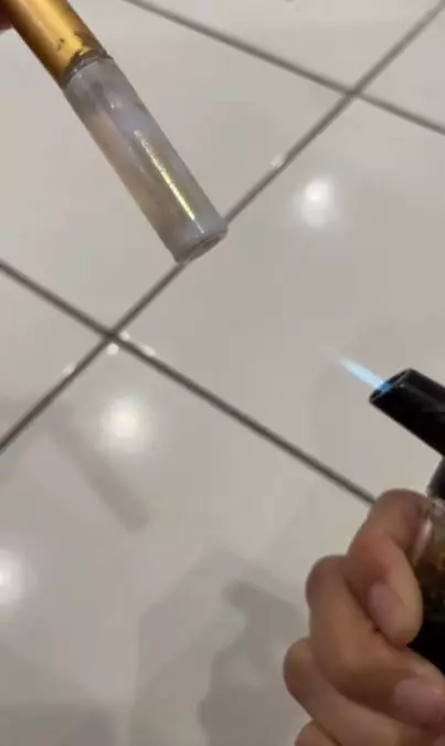 Trik mengatasi lem bulu mata kering dan menggumpal pakai 1 alat rumahan Berbagai sumber Trik mengatasi lem bulu mata kering dan menggumpal pakai 1 alat rumahan Berbagai sumber