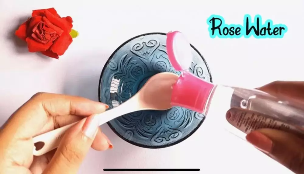 trik bikin hair setting spray pakai 3 bahan alami © 2023 brilio.net