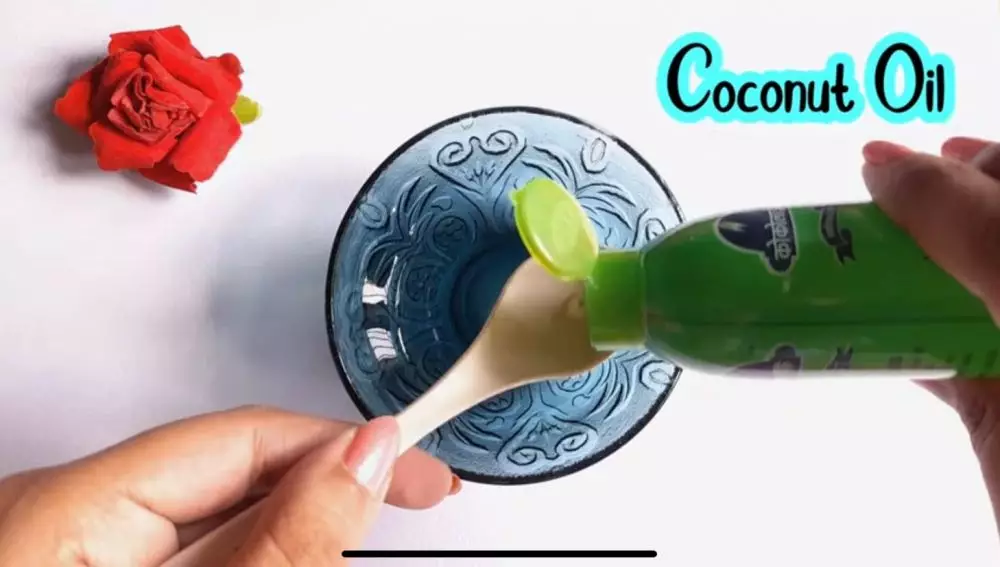 trik bikin hair setting spray pakai 3 bahan alami © 2023 brilio.net