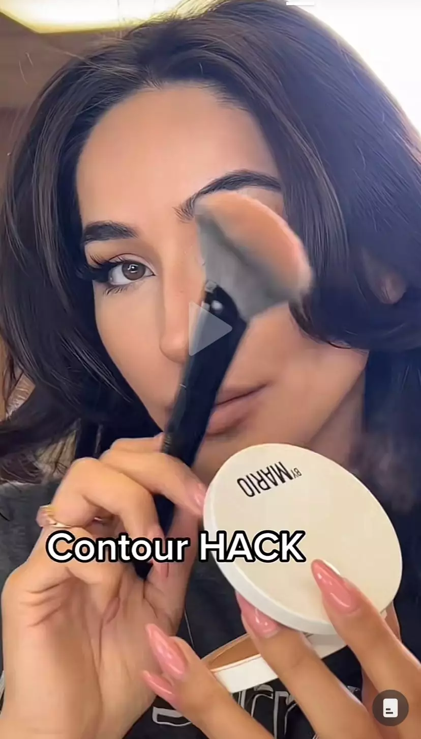 trik aplikasikan contour agar pipi auto tirus © TikTok