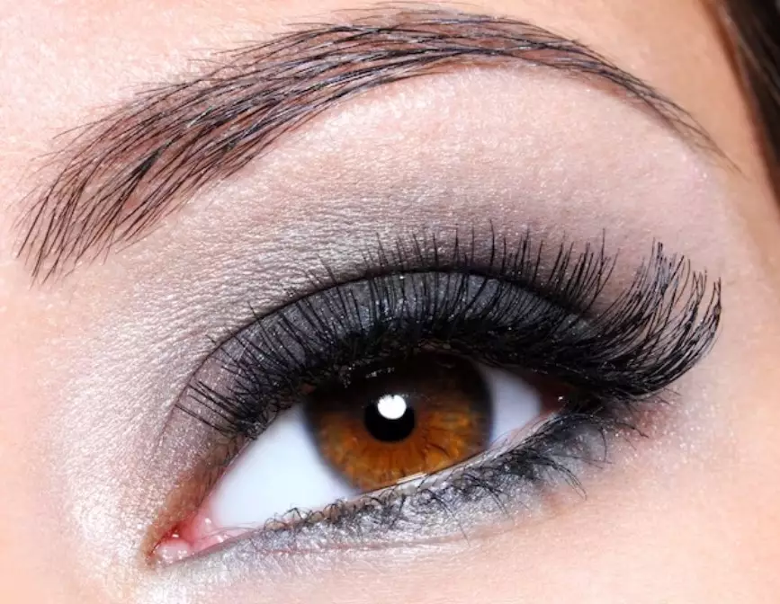 cara makeup sendiri untuk wisuda © berbagai sumber