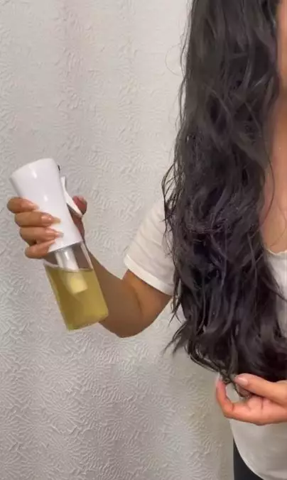 Cara mengatasi rambut rontok dan sulit tumbuh pakai hair spray dari 2 jenis daun Berbagai sumber