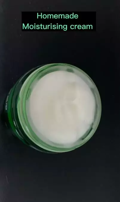 Cara membuat krim pelembap untuk atasi keriput pakai 5 bahan alami Berbagai sumber