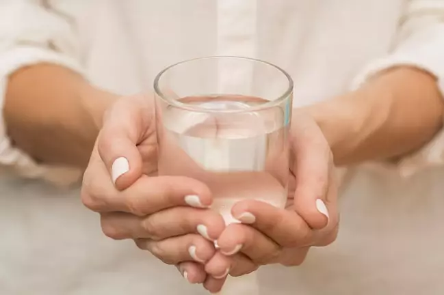 trik Nana Mirdad menjaga kecantikan kulit berbagai sumber