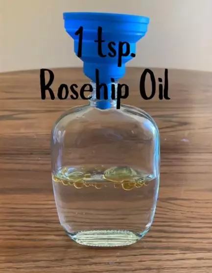 Cara membuat micellar water yang ampuh bersihkan makeup pakai 4 bahan alami Berbagai sumber Cara membuat micellar water yang ampuh bersihkan makeup pakai 4 bahan alami Berbagai sumber